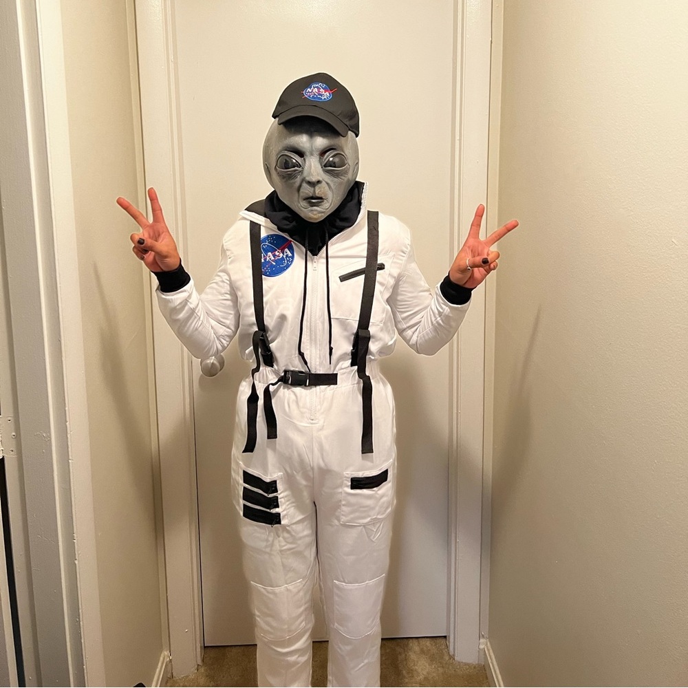 Alien Astronaut - image 2